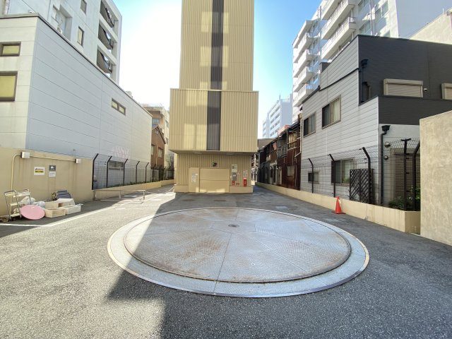 アルグラッド ザ・タワー心斎橋の駐車場