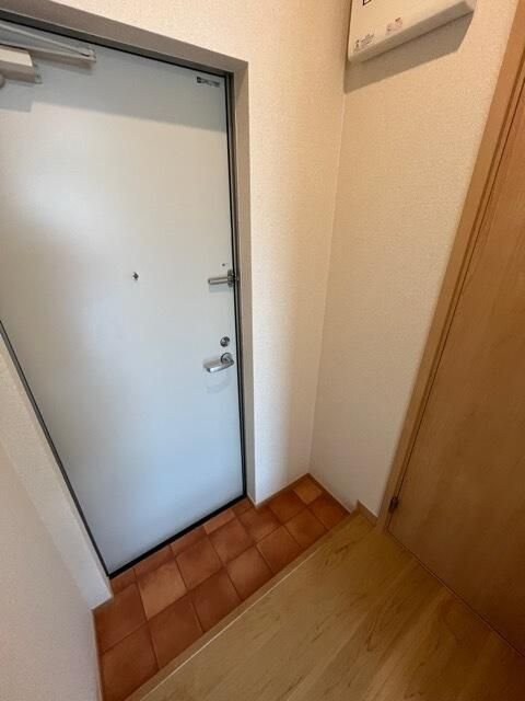 ブリリアンス根岸の玄関