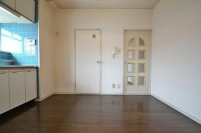 神戸市灘区大石東町２丁目の賃貸マンションの居間・リビング