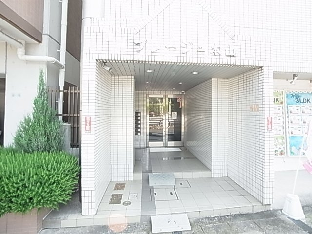 神戸市東灘区田中町１丁目の賃貸マンションのエントランス
