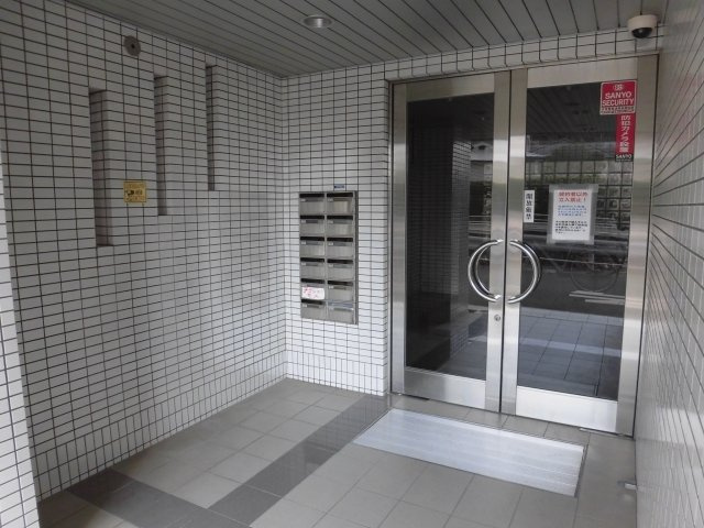 神戸市東灘区田中町１丁目の賃貸マンションのエントランス