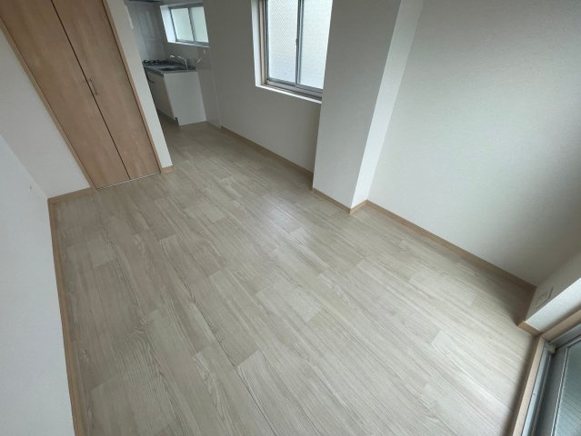 神戸市東灘区本庄町２丁目の賃貸マンションの居間・リビング
