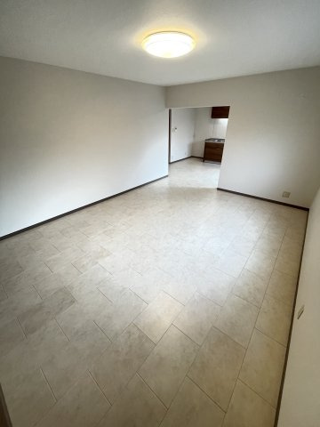 神戸市東灘区住吉宮町２丁目の賃貸マンションの居間・リビング