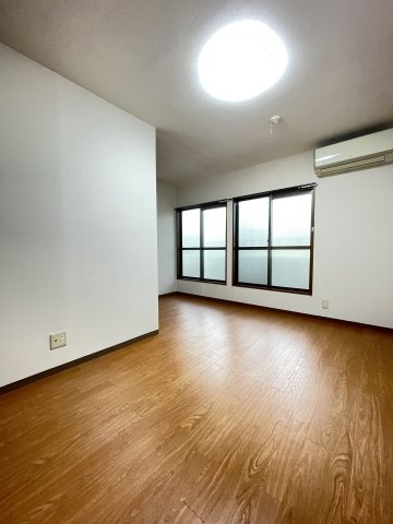 神戸市東灘区住吉宮町２丁目の賃貸マンションの居間・リビング