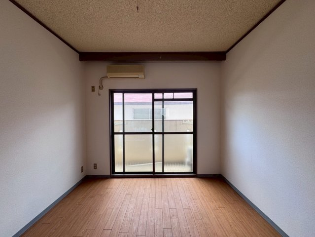 神戸市東灘区西岡本５丁目の賃貸マンションの居間・リビング