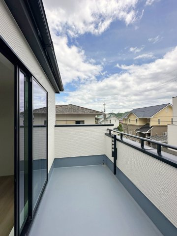佐伯区美鈴が丘西4丁目のバルコニー|南向きの広々としたバルコニー☆