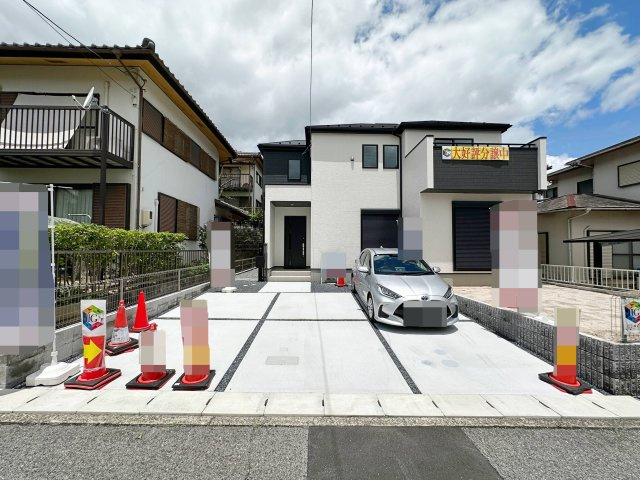 佐伯区美鈴が丘西4丁目の駐車場|車は並列3台は駐車可能☆