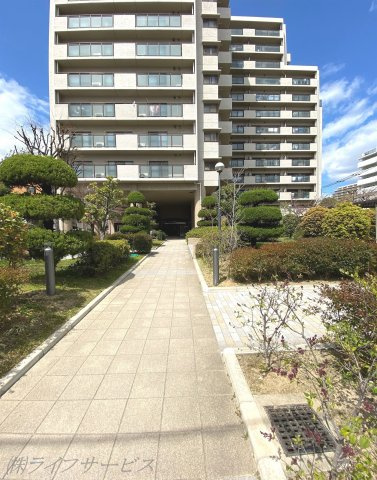 【エントランス】 | ファミール北大阪リンクス | アプローチ