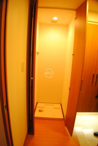 リーガル北堀江　堀江小学校区の洗面所|リーガル北堀江　室内洗濯パン