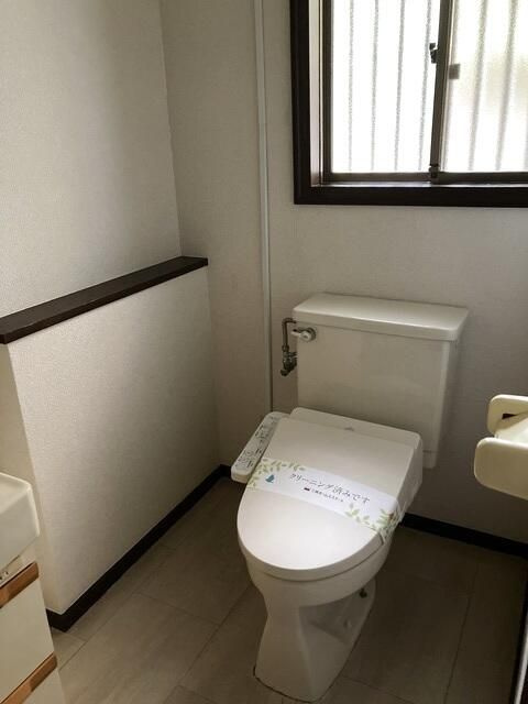 菅田町戸建のトイレ