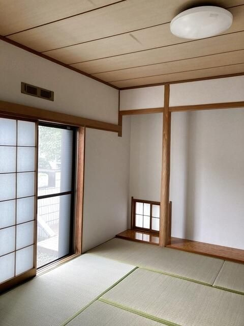 菅田町戸建の寝室