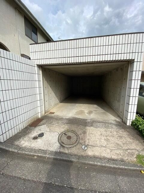 菅田町戸建の駐車場