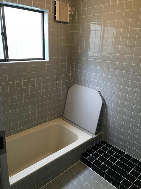 菅田町戸建の浴室