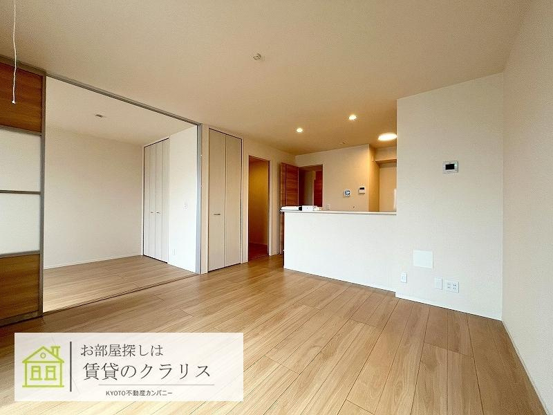 ベルフィールド西京極 西棟の居間・リビング