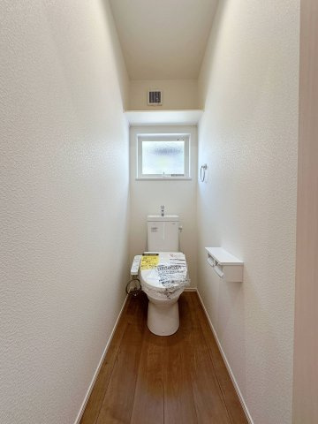 佐伯区美鈴が丘東2丁目のトイレ|1階ウォシュレットトイレ☆
各階にウォシュレットトイレがついています♪