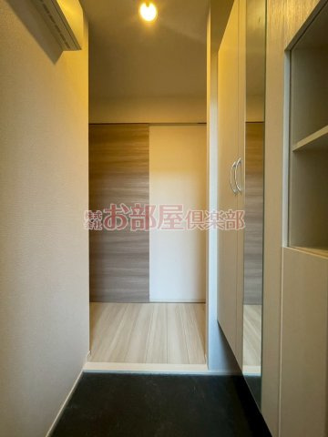 Fontaine和賀1の玄関|反転タイプのお写真です