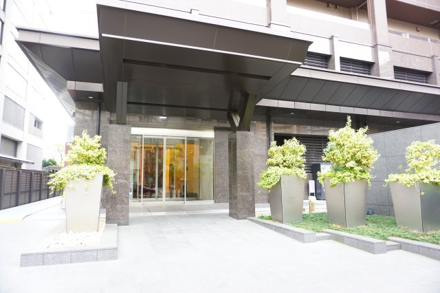 リバーサイドタワー中之島のエントランス