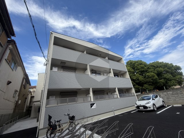 ロイヤルハイツ俊徳道の外観