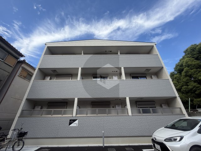 ロイヤルハイツ俊徳道の外観