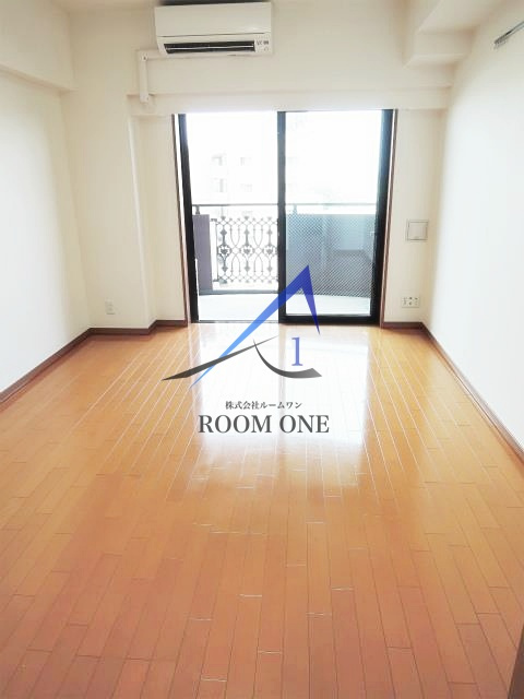エクセル東神奈川 の居間・リビング|洋室のお部屋です。