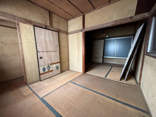 ～商業施設や公園が整う場所～　埼玉県ふじみ野市亀久保　の和室|日差しが入る窓配置で室内をしっかり換気できます