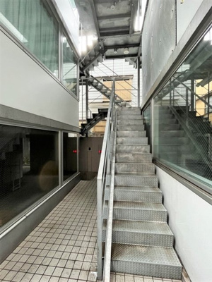 【ロビー】 | Ｍｏｎ－ｎａｋａ　Ａｐａｒｔｍｅｎｔ　Ｔｅｒｒａｃｅ