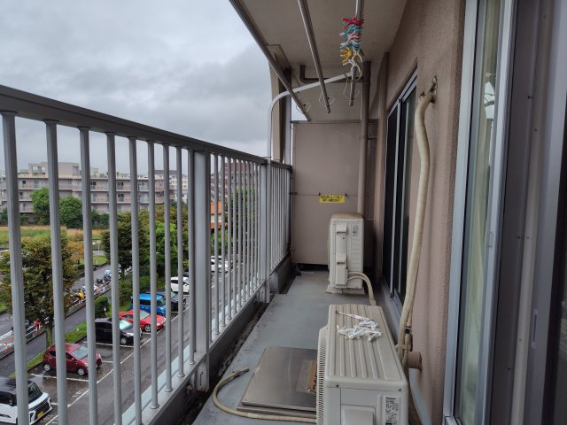 日商岩井北浦和マンションB棟のバルコニー|東南向きのお部屋のバルコニーです。５階部分にて陽当たり良好です。