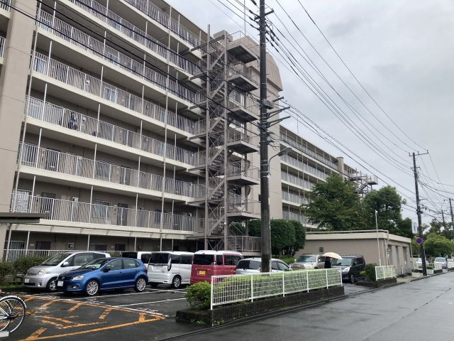 日商岩井北浦和マンションB棟の駐車場|駐車場　この他にも駐車場置き場はございます。