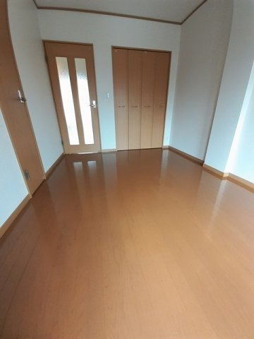 ヴィラ　花水木の寝室|クローゼット付の寝室です☆