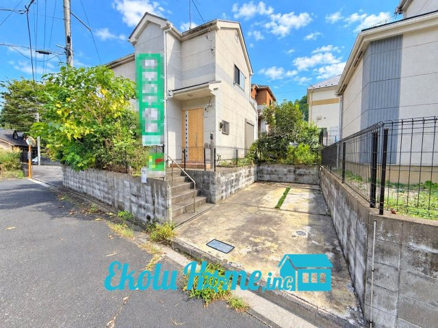 中古戸建て　日の出町大久野の外観|☆リフォーム前写真☆ ※空はCG加工しています。 (2026年9月撮影)