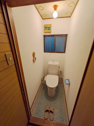 細江町中川戸建てのトイレ