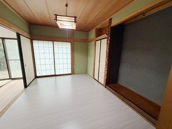 細江町中川戸建ての洋室