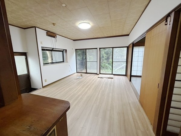 細江町中川戸建ての居間・リビング