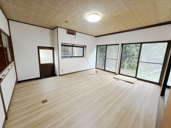 細江町中川戸建ての居間・リビング