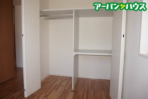 ＲＡＩＮＢＯＷ中島Ｂ棟の収納