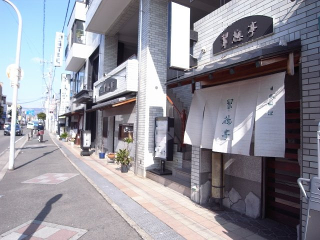 豊中市上野東３丁目の店舗一部