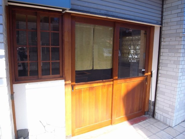 豊中市上野東３丁目の店舗一部