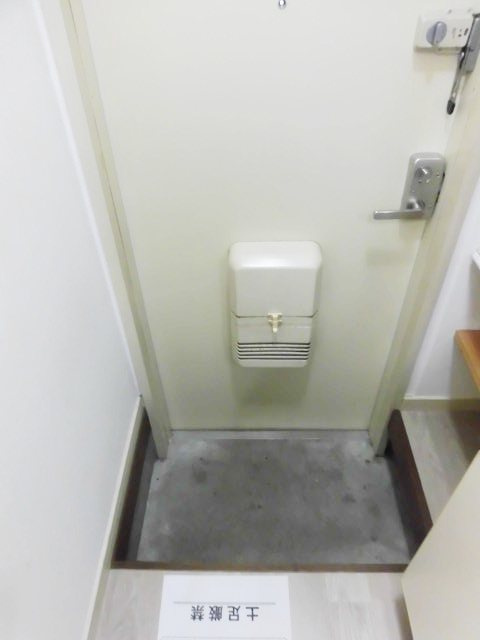 フラットANの玄関