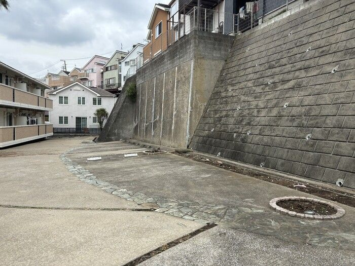 山手ヒルズ　壱番館の駐車場