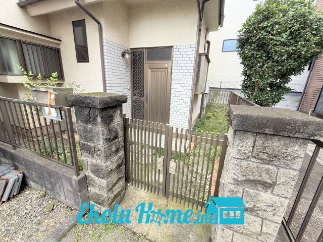 中古戸建て　あきる野市牛沼の玄関|☆リフォーム前写真☆ (2026年9月撮影)