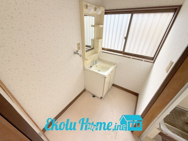 中古戸建て　あきる野市牛沼の洗面所|☆リフォーム前写真☆ 小屋裏収納内 (2026年9月撮影)