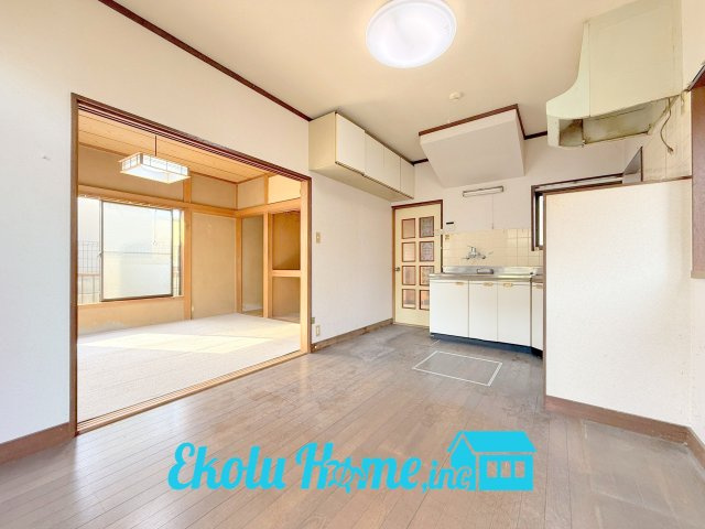 中古戸建て　あきる野市牛沼の居間・リビング|☆リフォーム前写真☆ (2026年9月撮影)