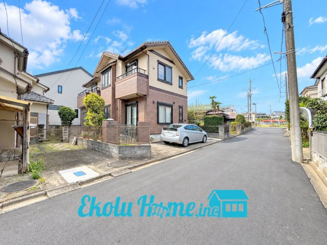 中古戸建て　あきる野市牛沼の前面道路含む現地写真|☆リフォーム前写真☆ ※空はCG加工しています。 (2026年9月撮影)