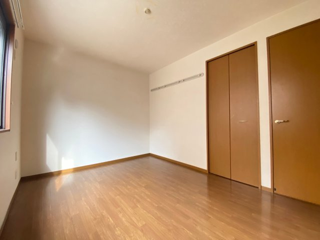 【寝室】 | ファミール /高品町