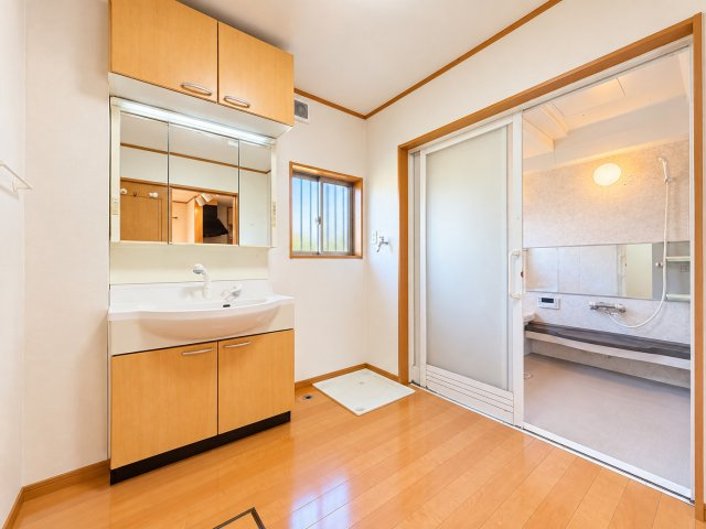 東近江市宮川町の洗面所|忙しい朝には欠かせない洗面所です