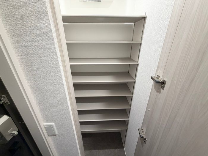 D Paina西寺尾の玄関