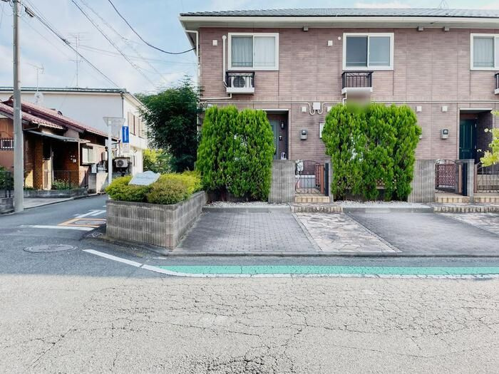 ディアコート大倉山の駐車場