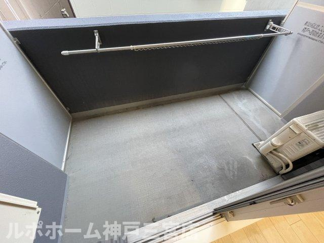 プレサンスKOBEアモーレのバルコニー
