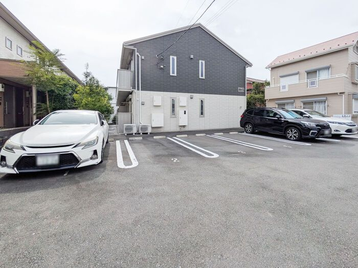 ソレイユ梶山の駐車場
