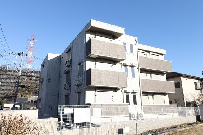 アベニール大倉山の外観
